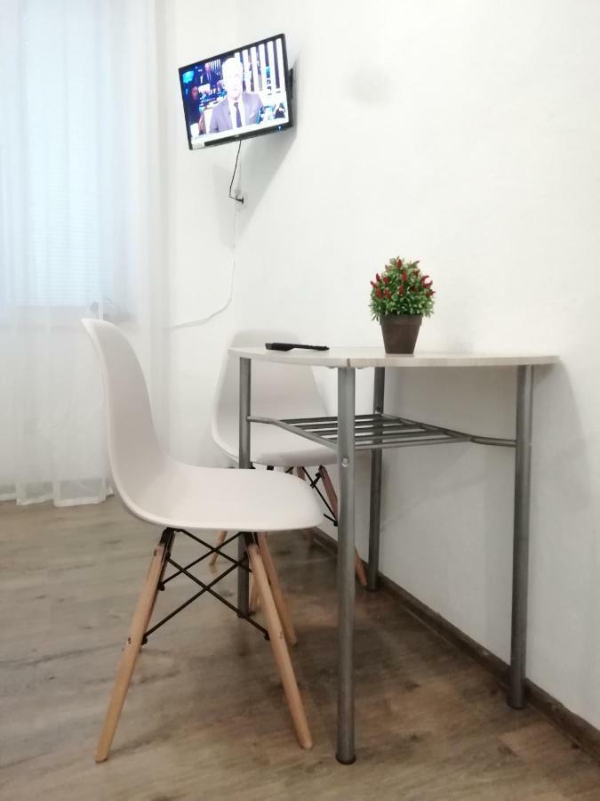 Apartment On Lychakivska 161 ลวีฟ ภายนอก รูปภาพ